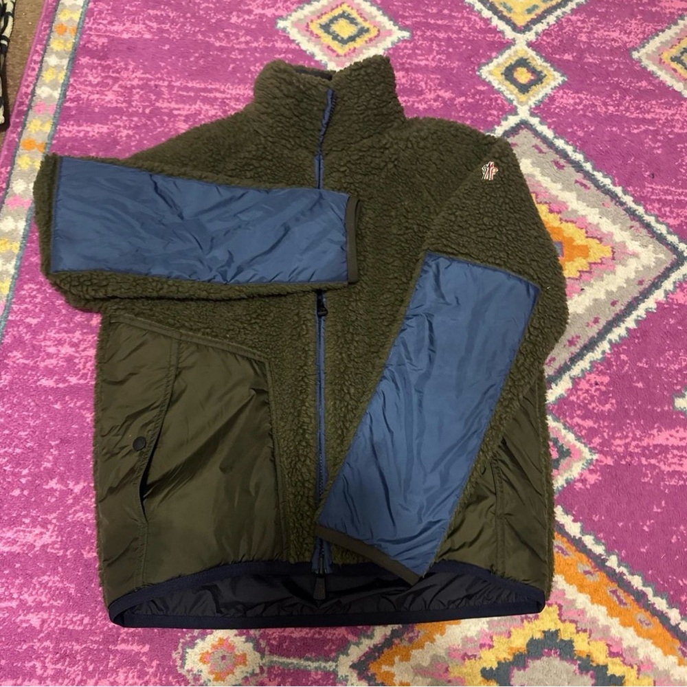Moncler Grenoble Green Navy Fleece Zip Up Jacket
Reversible